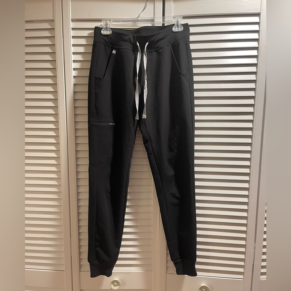 Women’s Black Figs Scrub Pants